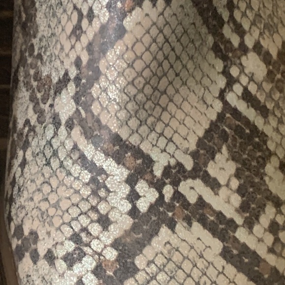 Chinese laundry Los Angeles Snake print high heel shoes original label size 9.5 - Picture 3 of 15